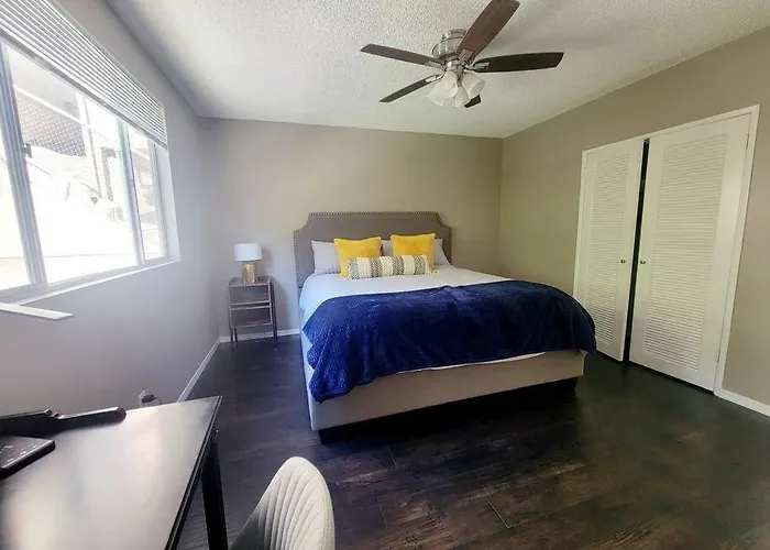 Spacious & Immaculate Haven Near Downtown Sd