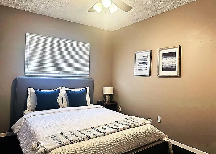 Spacious & Immaculate Haven Near Downtown Sd